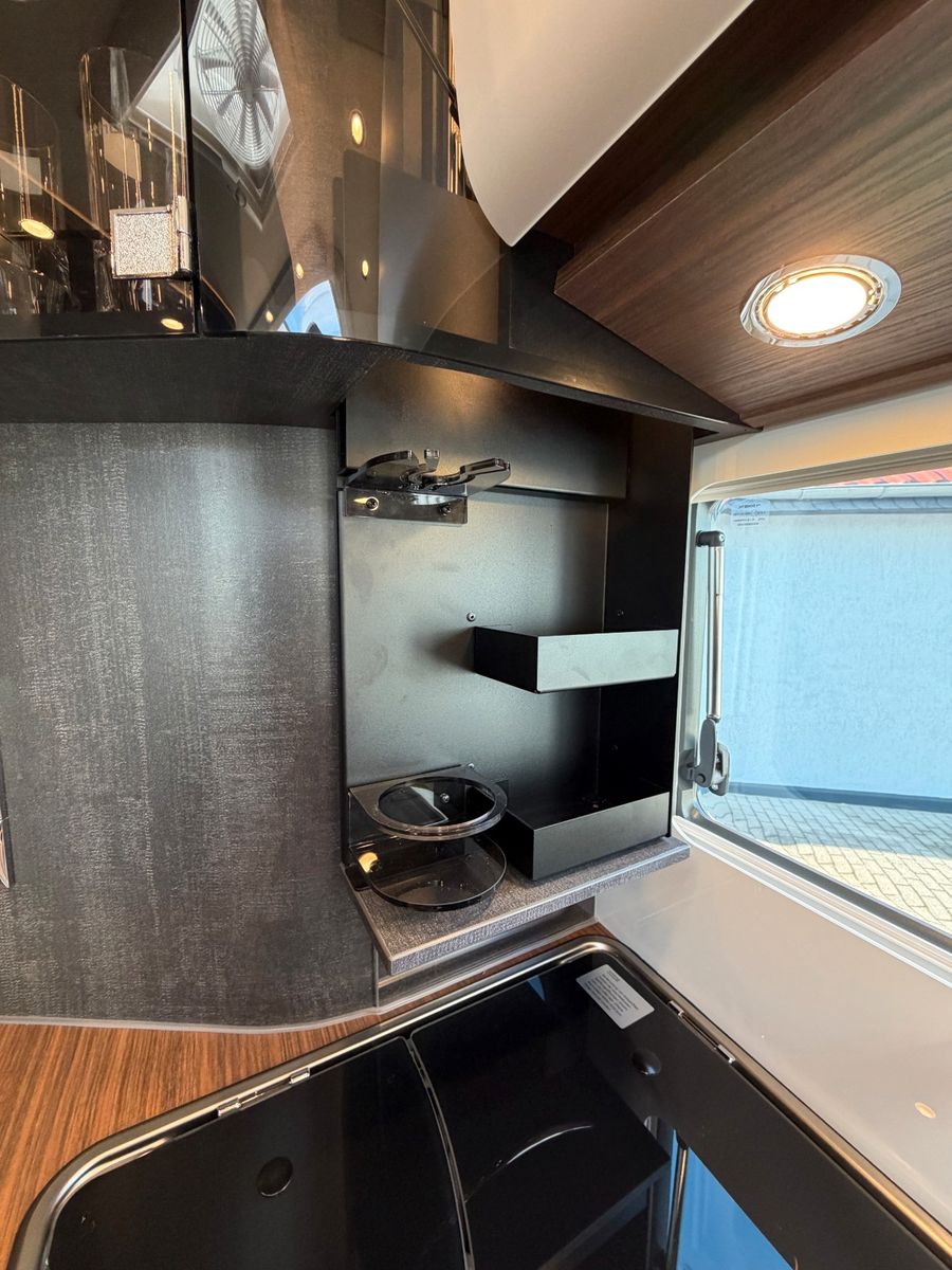 Fahrzeugabbildung Carthago chic c-line 5.0 QB L Queensbett Cortina