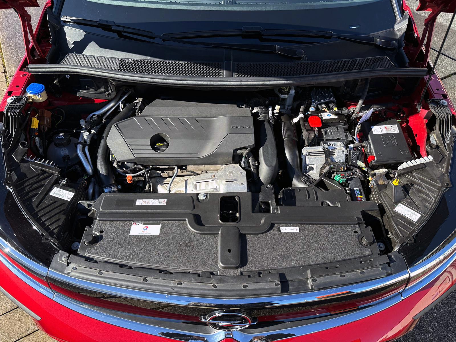 Fahrzeugabbildung Opel Grandland Ultimate PlugIn 1.6 Turbo ACC 360° AHK