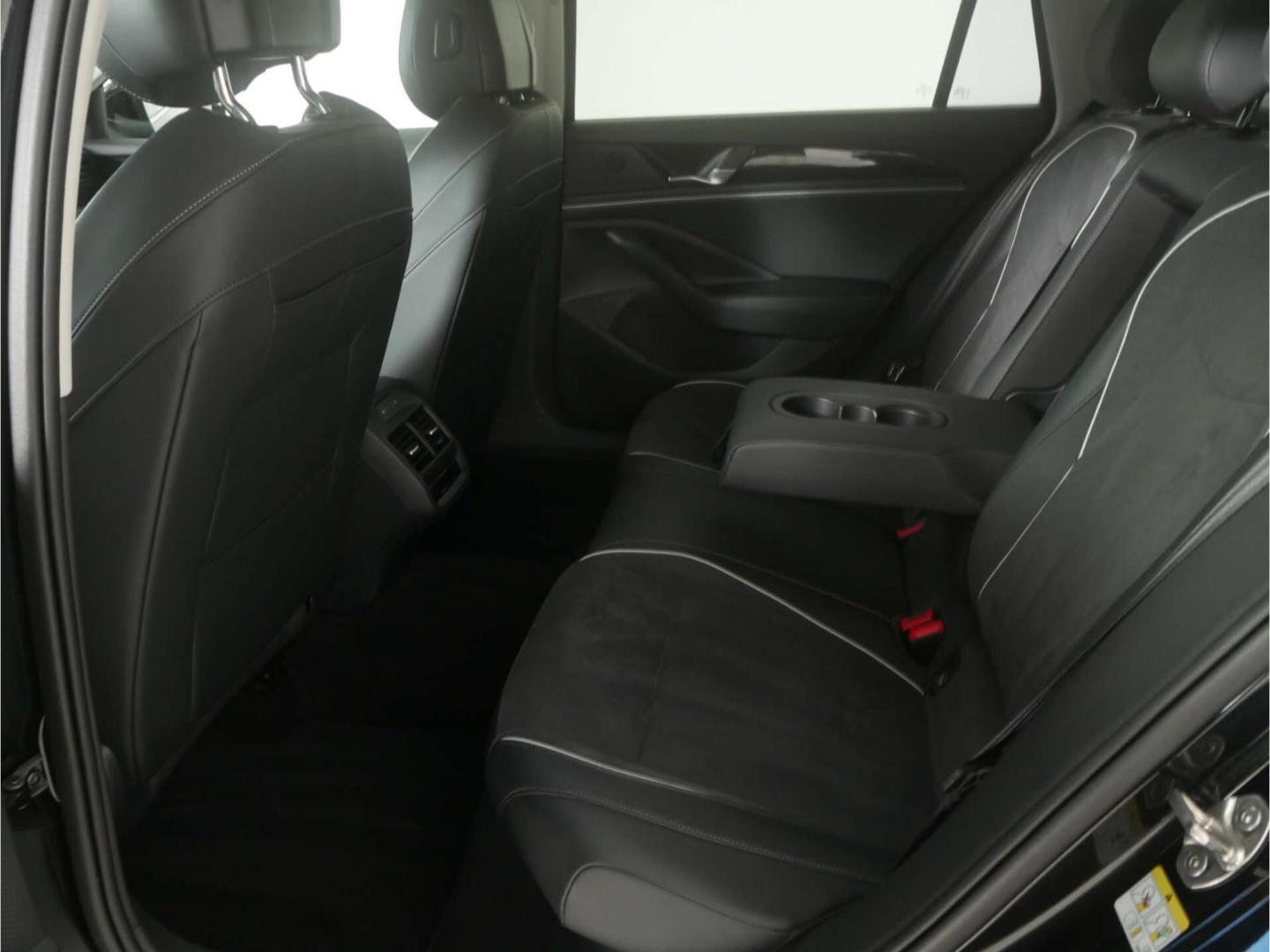 Volkswagen Passat 1.5 eTSI Business DSG NAV/LED/AHK/Kamera, миниатюра 13