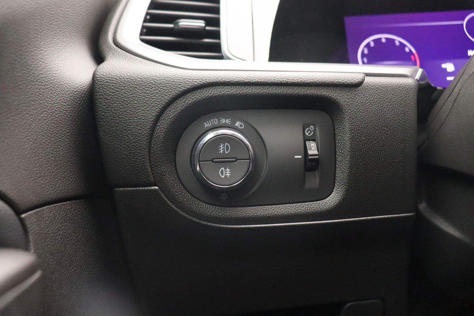 Fahrzeugabbildung Opel Grandland 1.2 Elegance NAVI LED MEMORY
