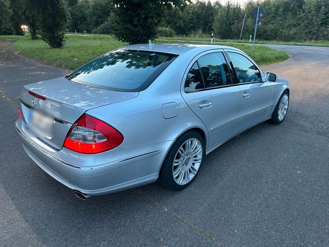 Mercedes-Benz W211 E280 4 Matik Business Edition