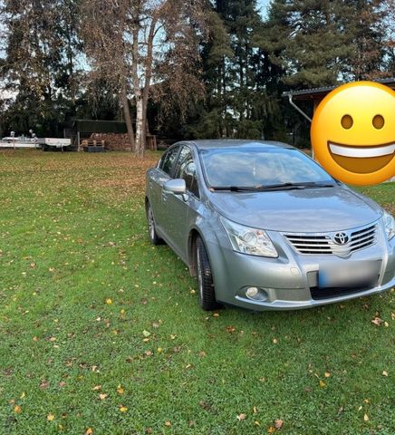 Toyota Avensis 1.8 Top gepflegt TÜV 05/26