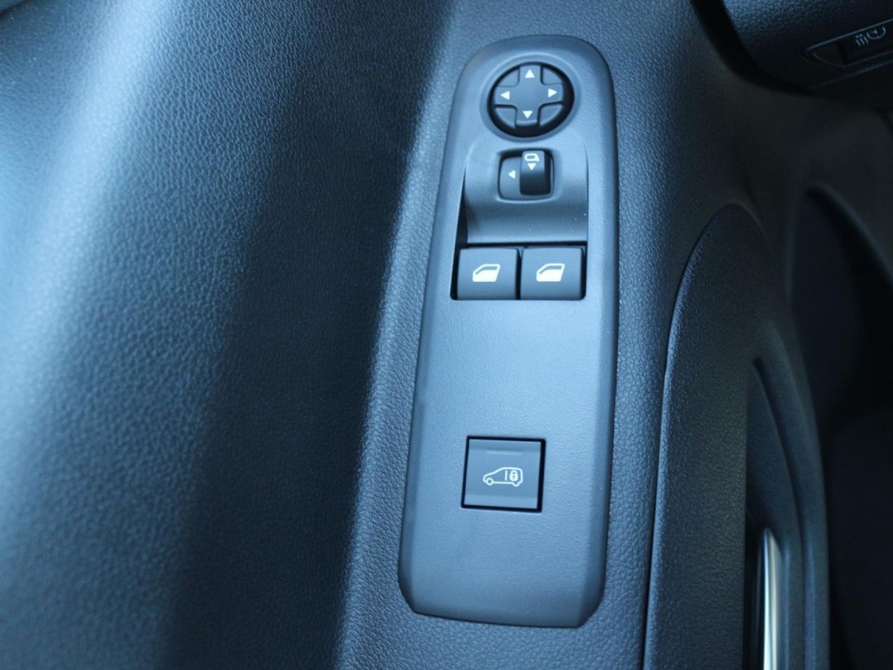 Fahrzeugabbildung Citroën ë-BERLINGO L1+ 100 kW