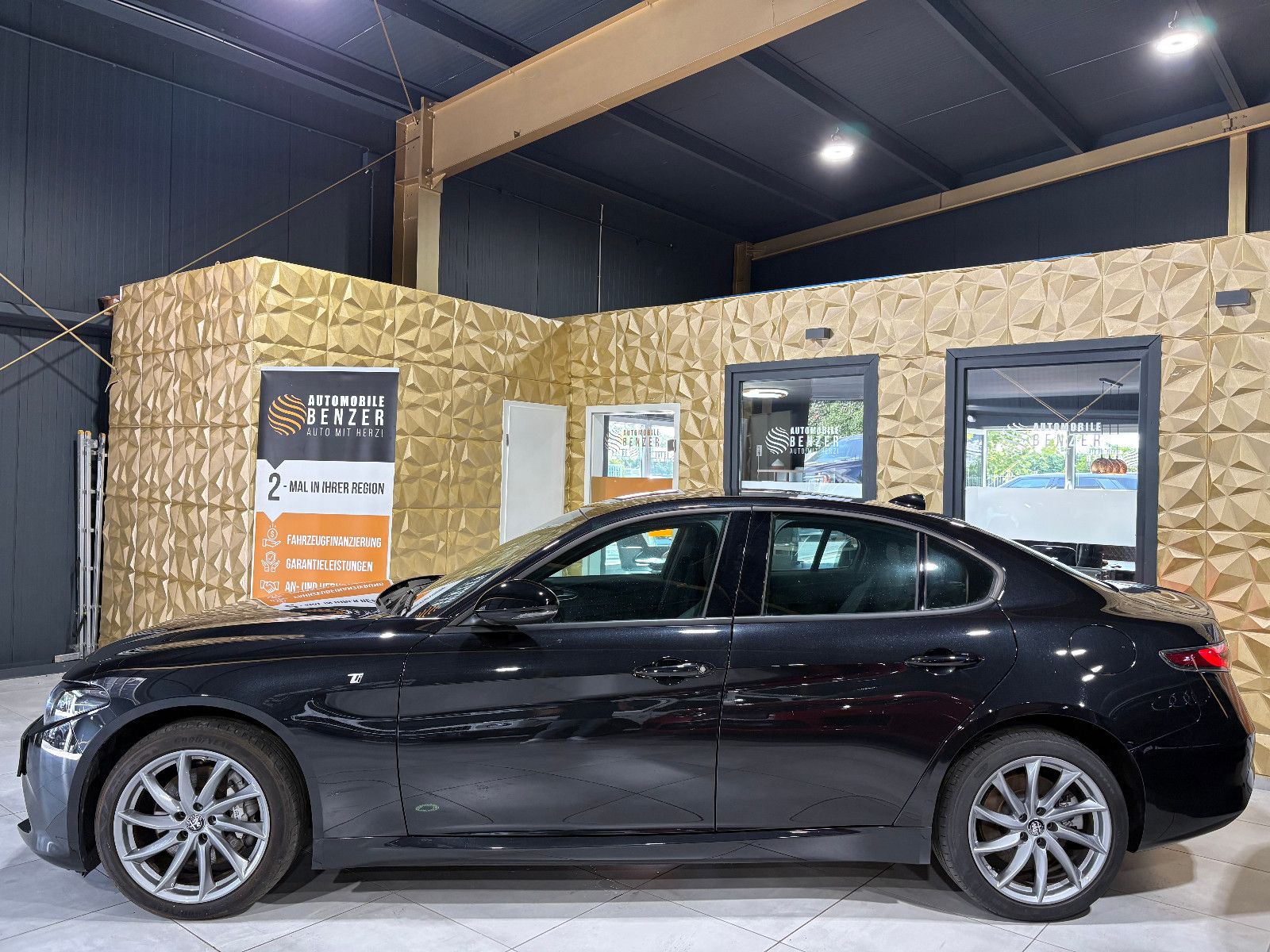 Fahrzeugabbildung Alfa Romeo Giulia Ti Q4/MEMORY/KAMERA/NAVI/ACC/APPLE/SHZ