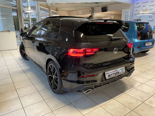 Golf 8 GTI Clubsport DSG PANO/NAV/BlackSty 19"