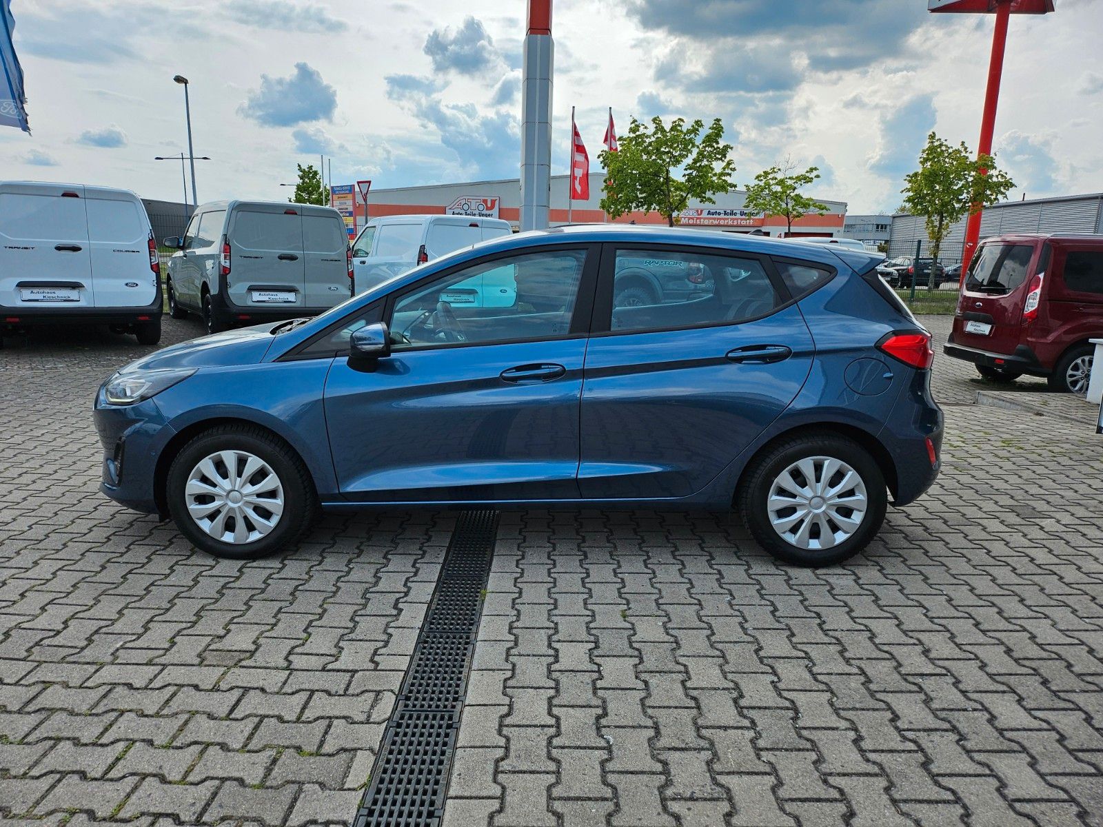 Fahrzeugabbildung Ford Fiesta Cool & Connect
