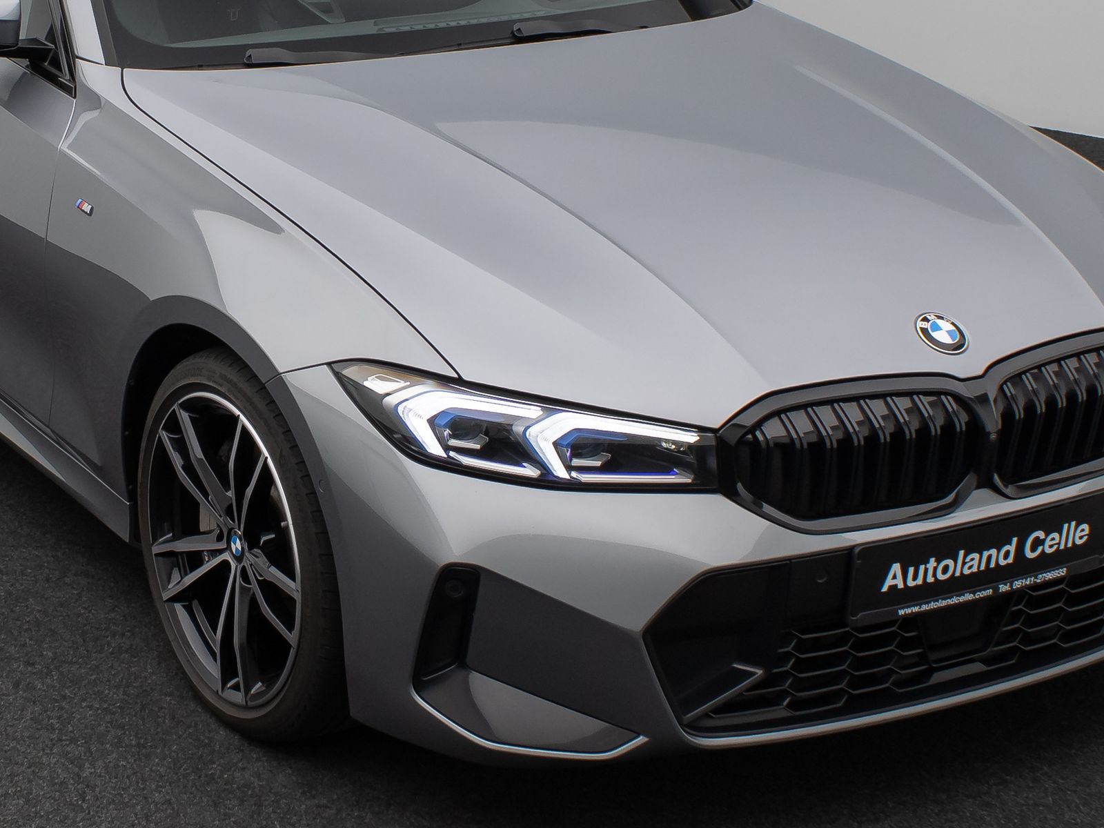 Fahrzeugabbildung BMW 330i  M Sport Panorama 360° HUD DAB H/K 19Zoll