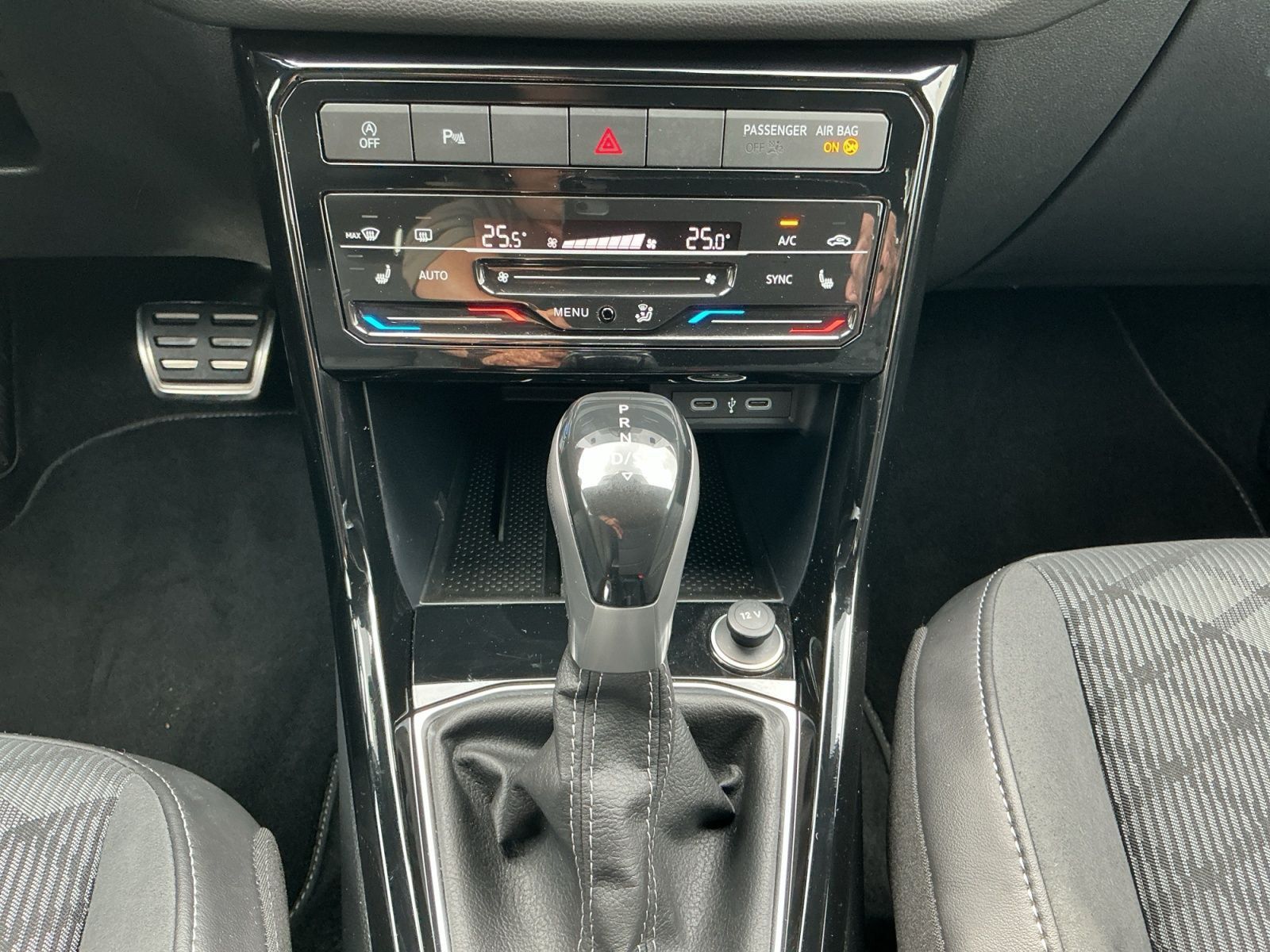 Volkswagen T-Cross - Bild 12