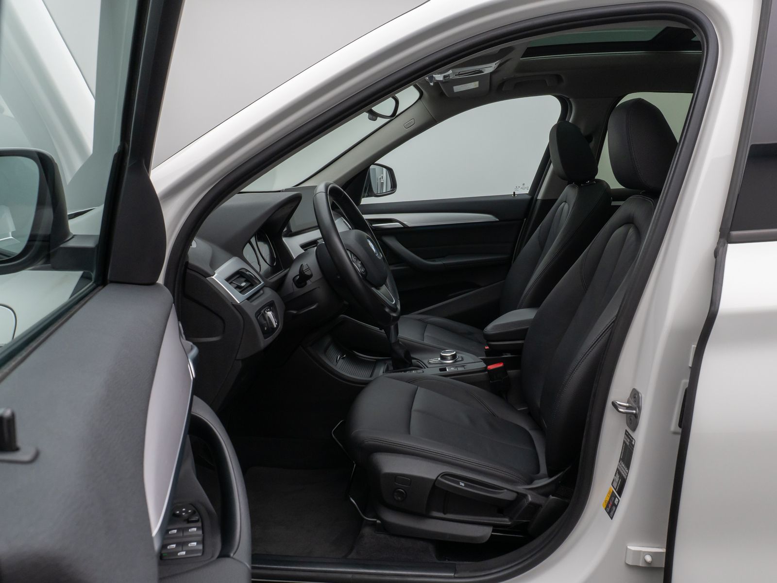 Fahrzeugabbildung BMW X1 xD25e Panorama Kamera DAB HUD Leder LED Alarm
