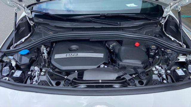 Fahrzeugabbildung BMW 220 Baureihe 2 Active Tourer 220 i M Sport NAVI+