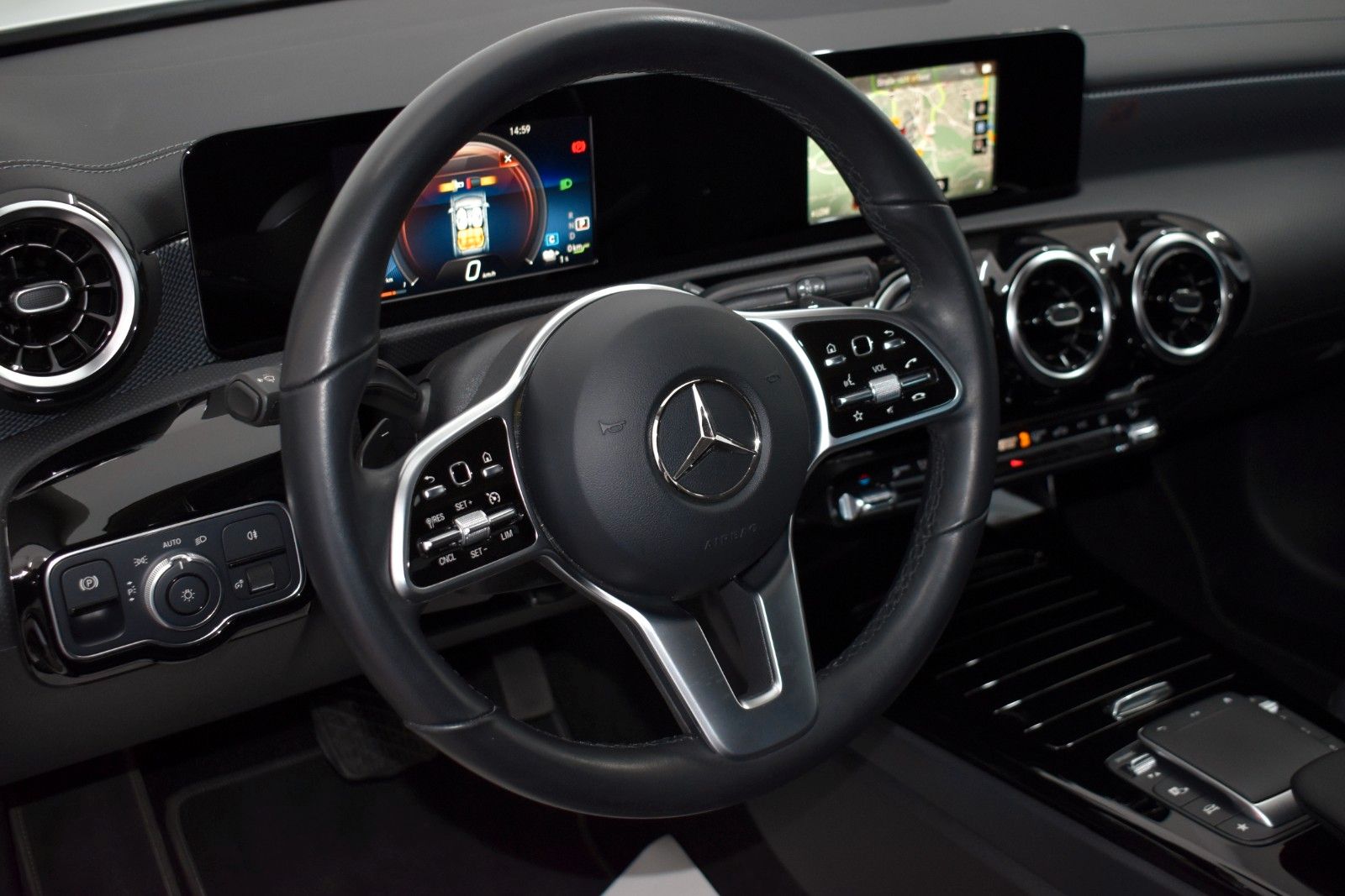 Fahrzeugabbildung Mercedes-Benz CLA 250e SB,Progressive Leder,LED,Navi,ParkPaket