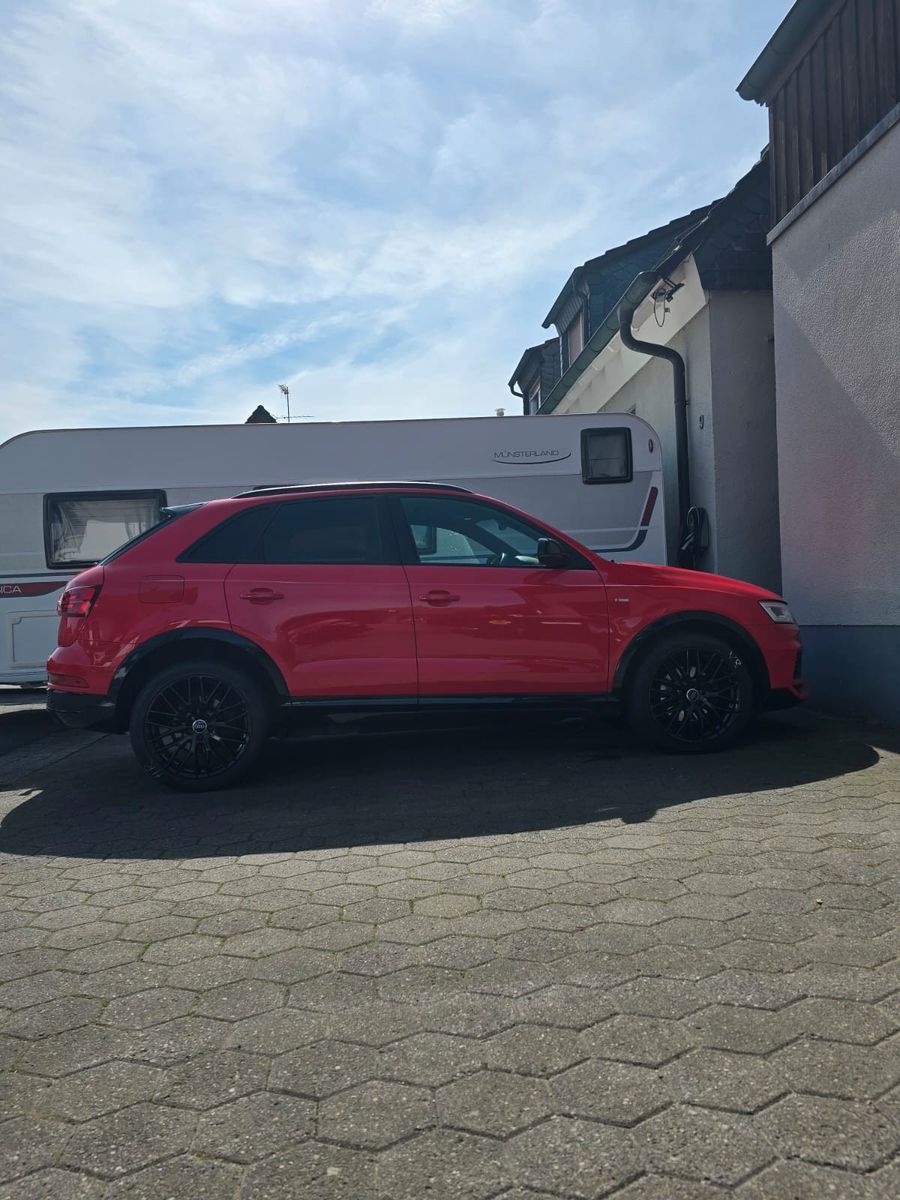 AUDI Q3 2.0 TFSI quattro S tronic sport sport