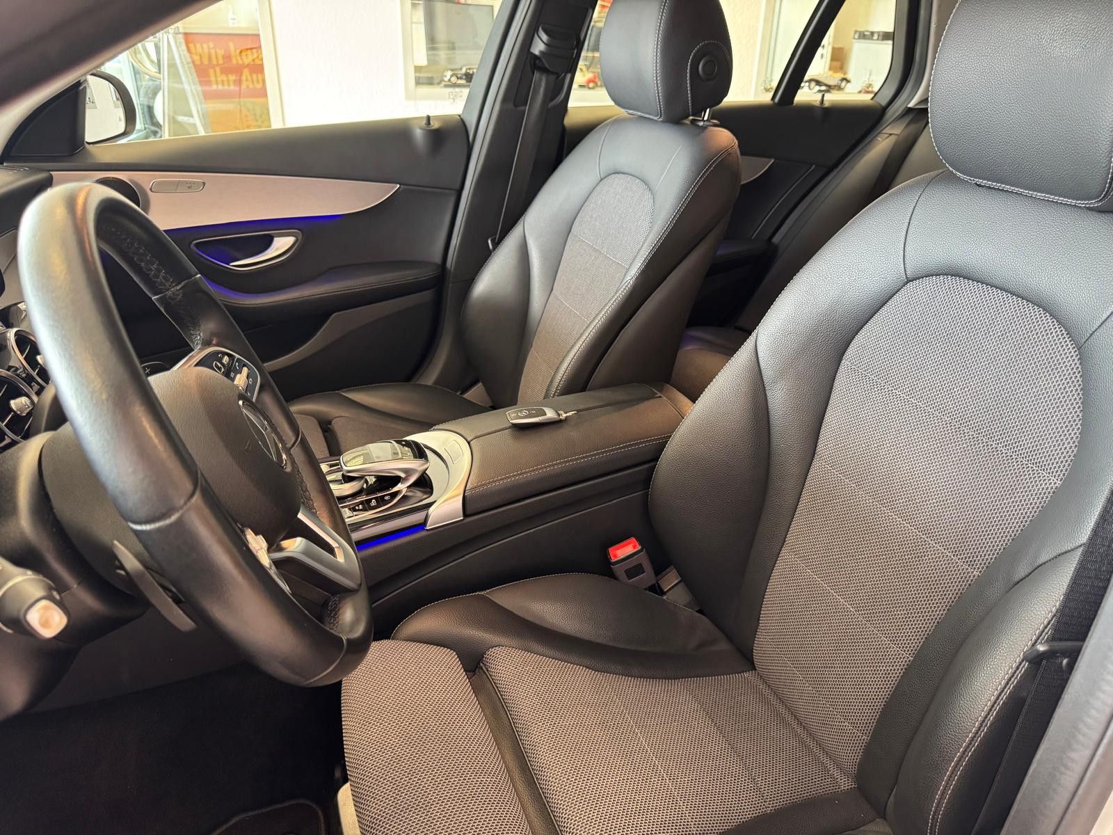 Fahrzeugabbildung Mercedes-Benz C 200 T-Modell AVANTGARDE/AHK/NAVI/KLIMA