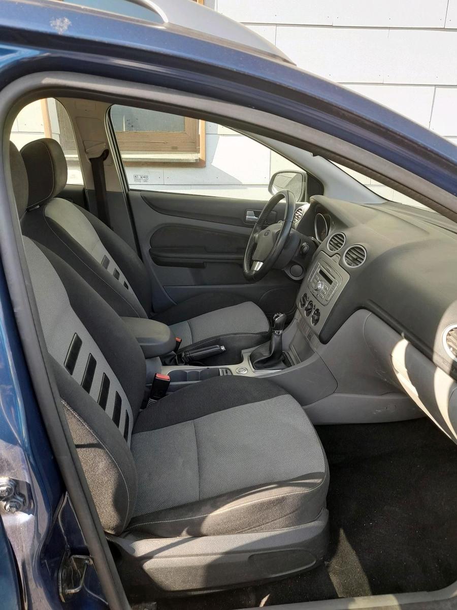 Ford Focus 2009 — photo 8