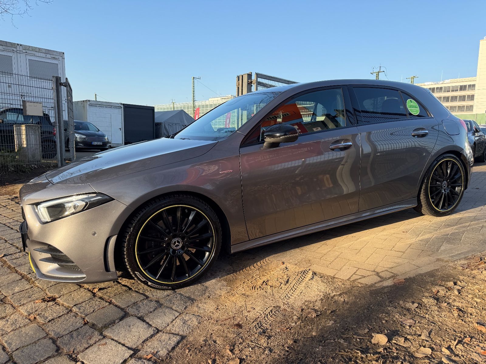 Fahrzeugabbildung Mercedes-Benz A 250 4Matic AMG Edition 1 JUNGESTERNE*PANO*MEMO