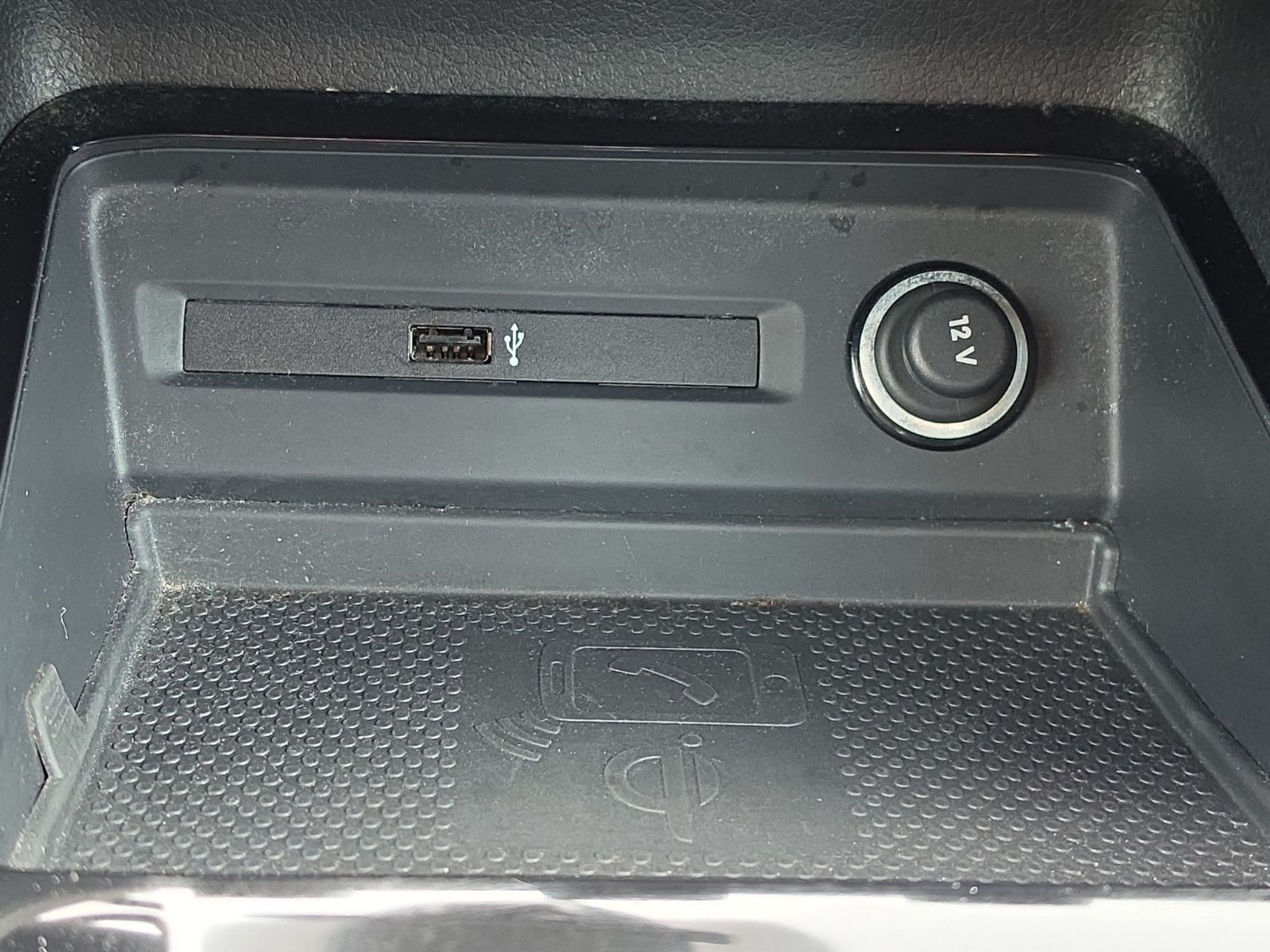 Fahrzeugabbildung Volkswagen Golf Sportsvan VII IQ.DRIVE AHK NAVI SHZ