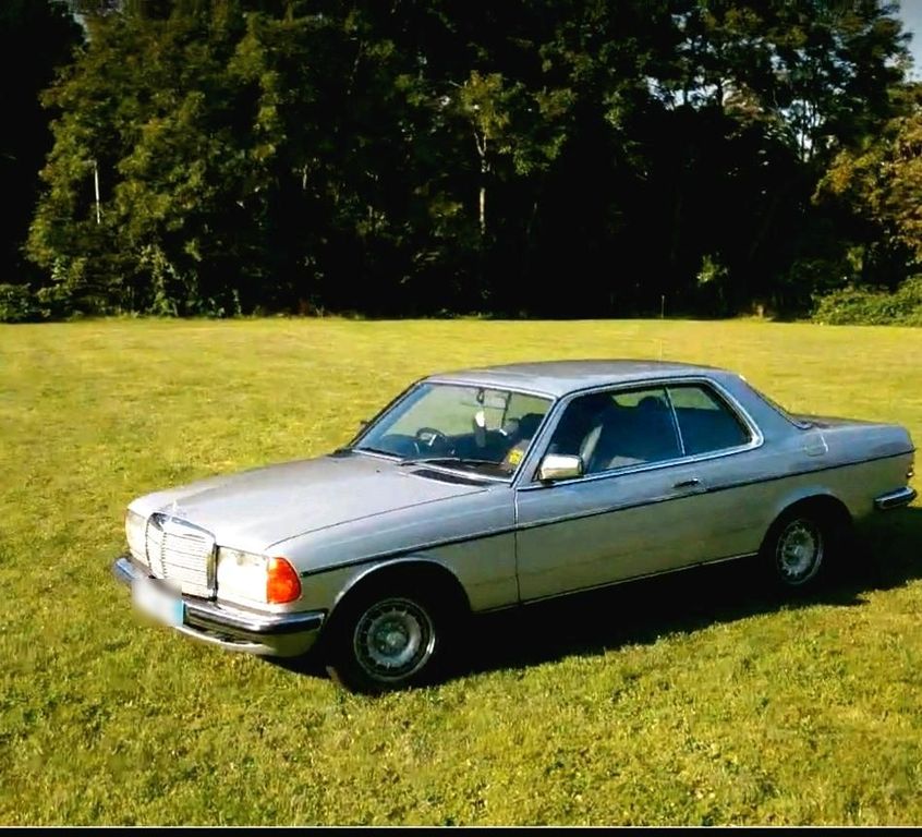 Image of Mercedes-Benz 230