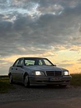 Mercedes-Benz w202 C180 - Mercedes-Benz C 180: W202