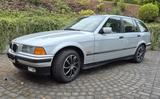 BMW 323 323i touring  - silberne BMW 323