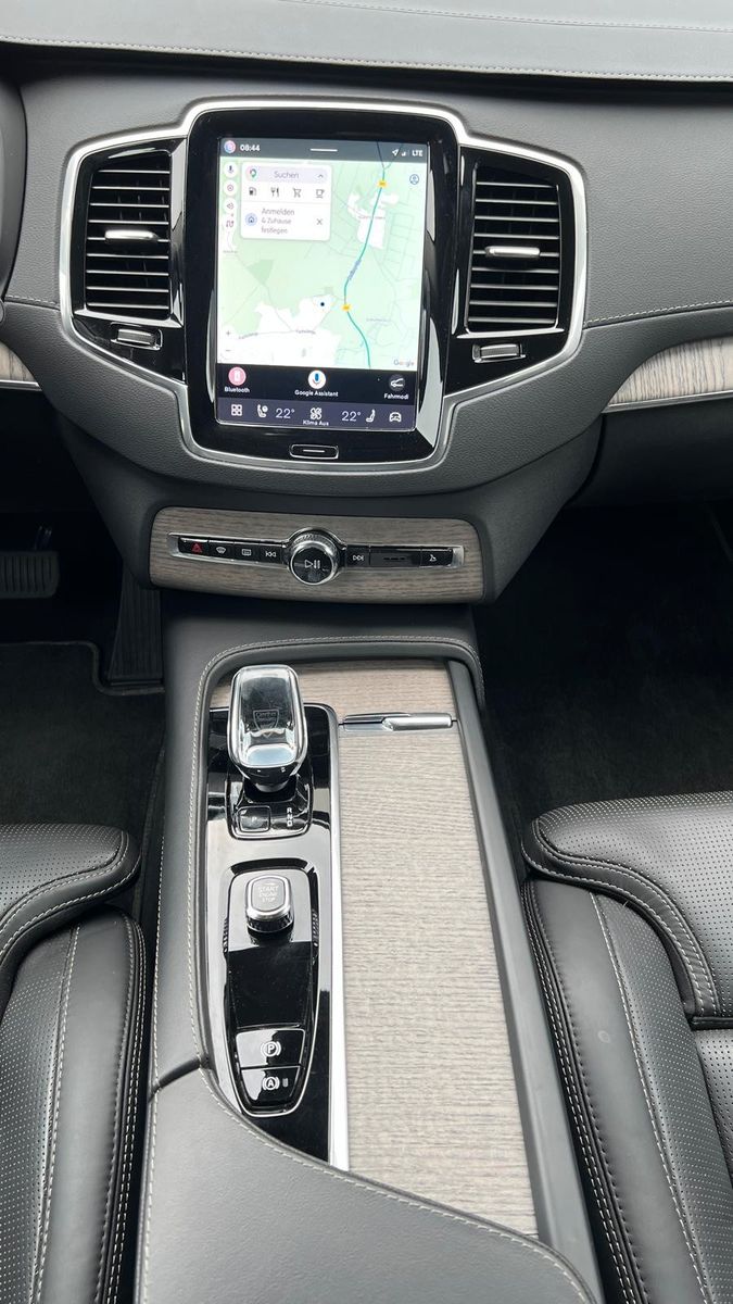 Fahrzeugabbildung Volvo XC90 B5D AWD Plus Bright*LED*STHZ*360*AHK*ALARM