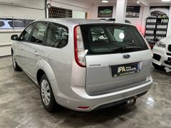 Fahrzeugabbildung Ford Focus Turnier 1.6 Style Automatik Klima PDC AHK