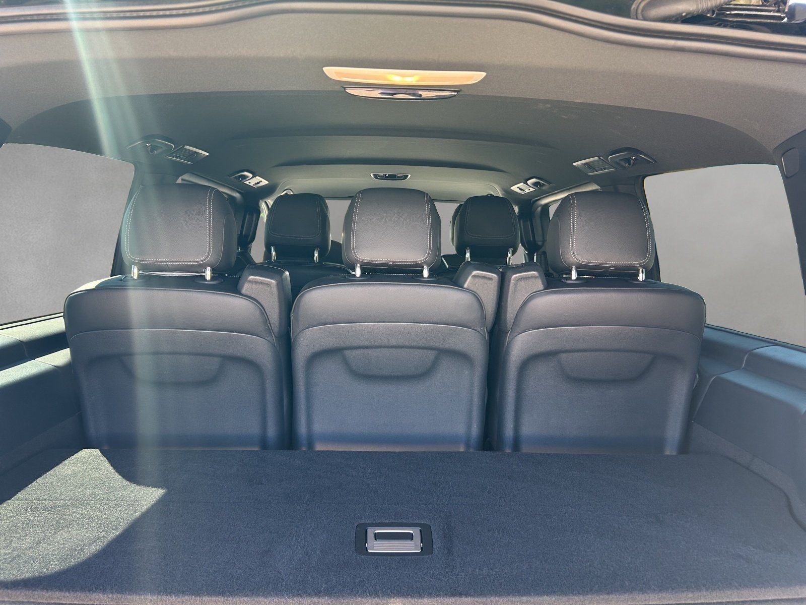 Fahrzeugabbildung Mercedes-Benz V 300 d AVANTGARDE EDITION Lang AMG Distro 360°
