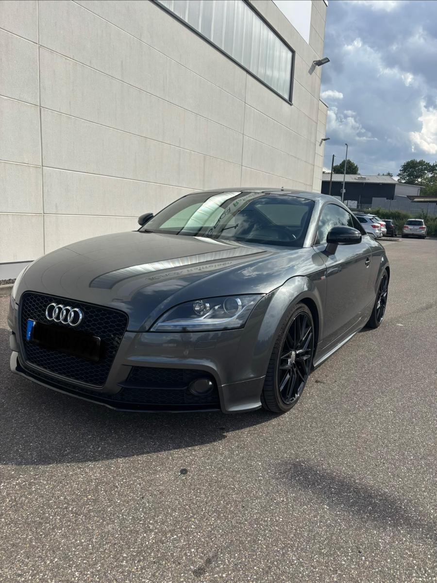 Audi TT Coupe 2.0 TDI S tronic quattro -