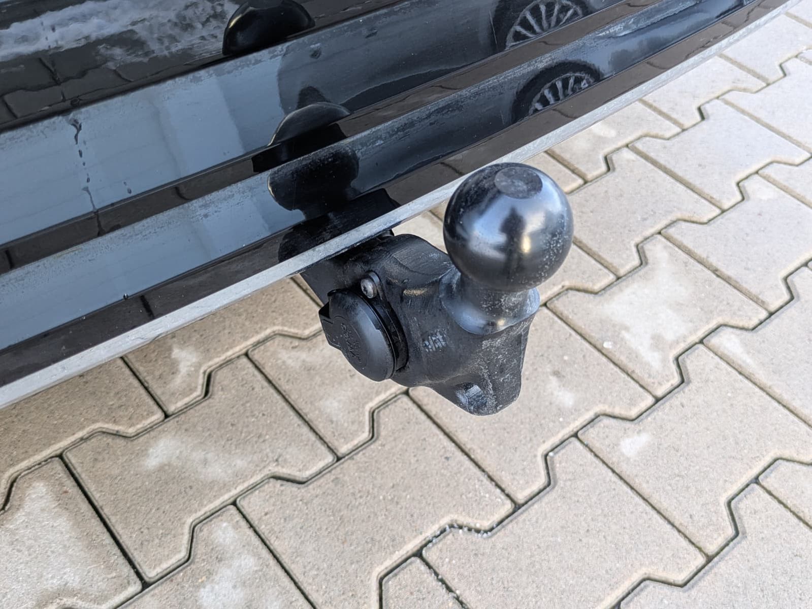 Fahrzeugabbildung Volkswagen Touran 2.0 DSG R-Line High. Pano 7-Si IQ.Dri AHK