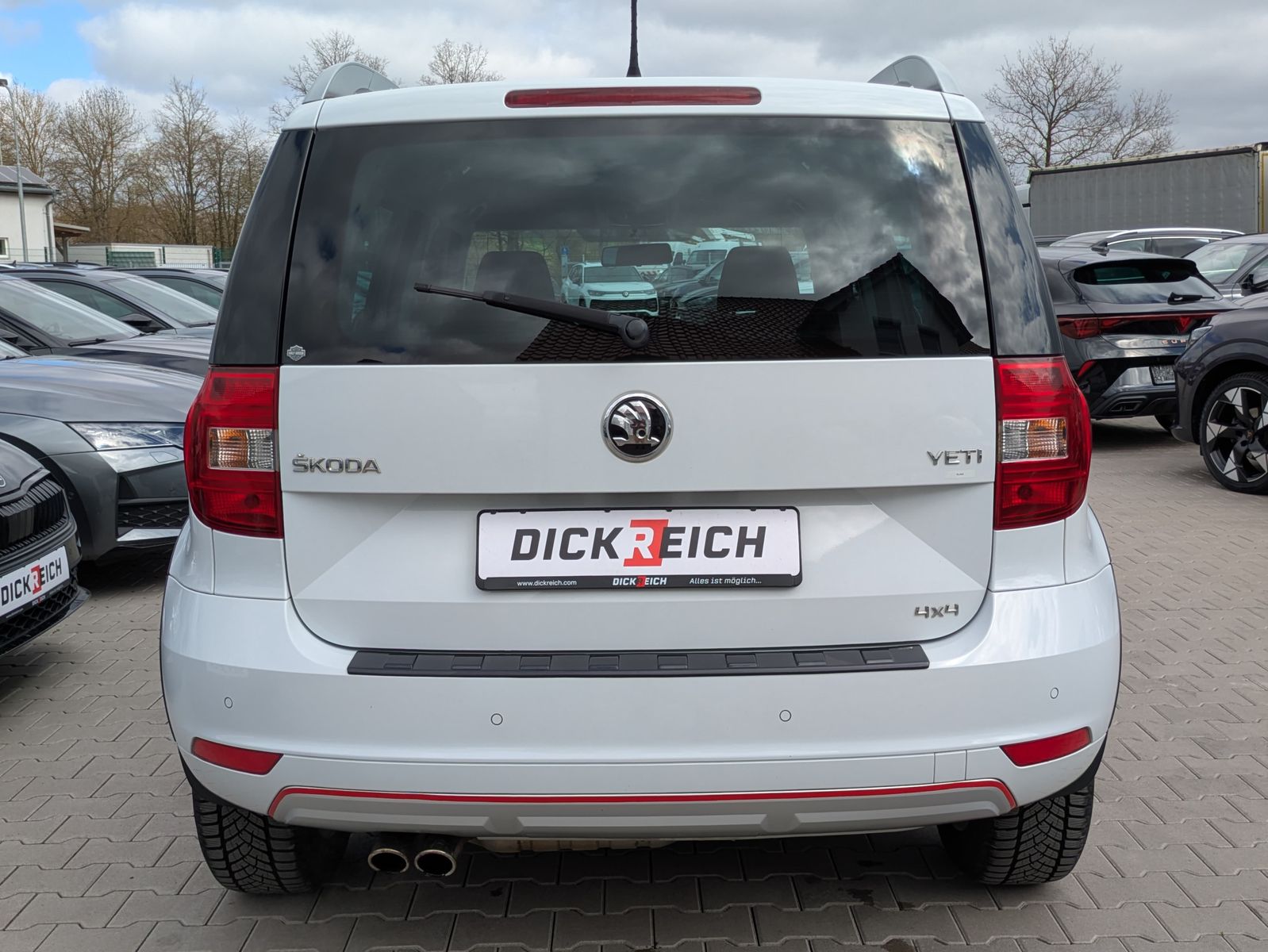 Fahrzeugabbildung SKODA Yeti 2.0 TDI Ambition 4x4 AHK*TEMP*PDC*SHZ