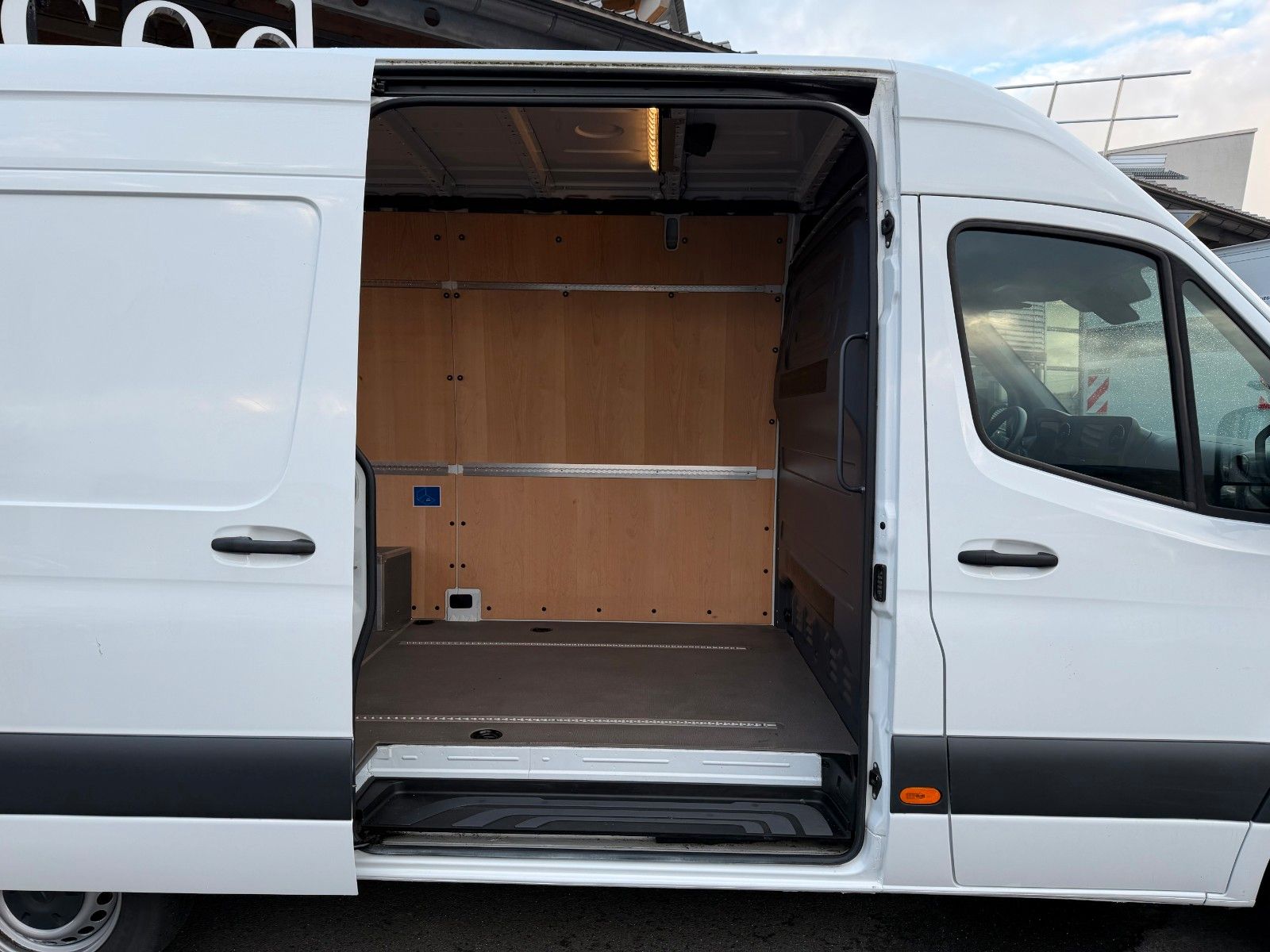 Fahrzeugabbildung Mercedes-Benz Sprinter 317 CDI 3665 Klima 360 SHZ MBUX