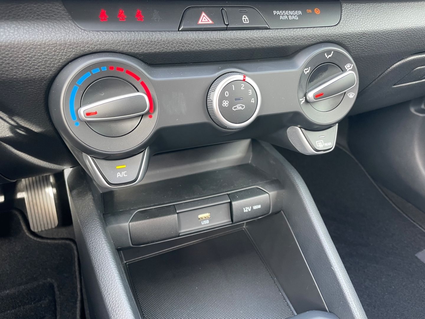 Fahrzeugabbildung Kia Rio Edition 7 DAB Klima PDC hi Bluetooth