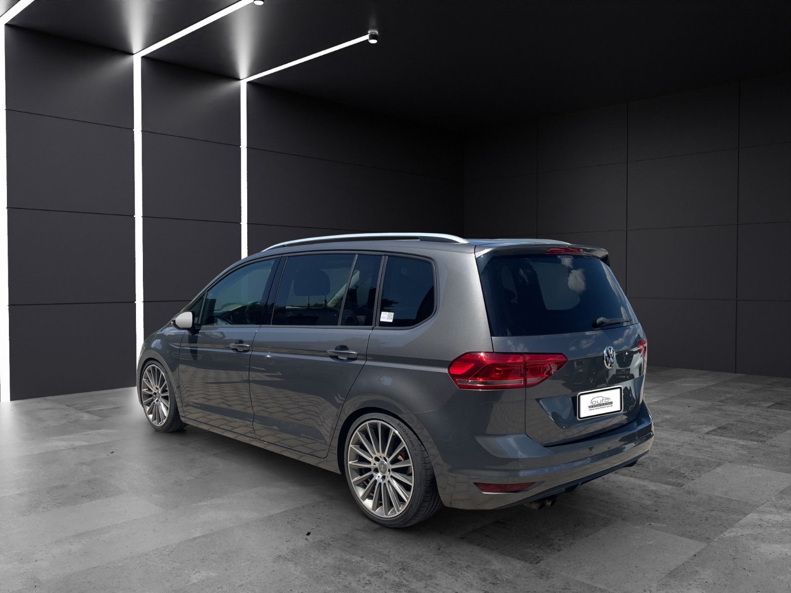 Fahrzeugabbildung Volkswagen Touran Comfortline AHK*Shzg*Tempo*Nebel