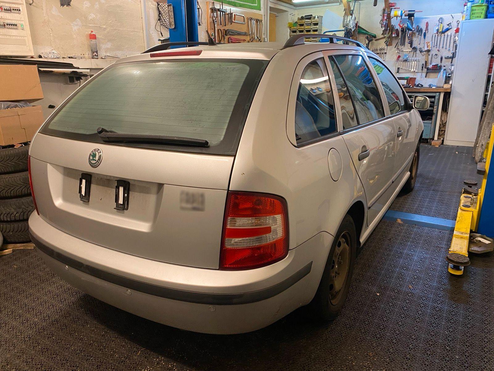 Skoda Fabia 2004 — interior