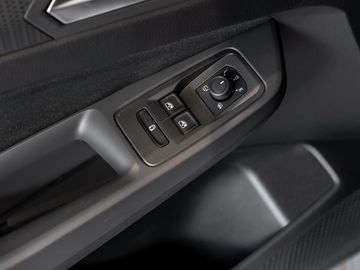 Ford Tourneo Connect 2.0 Titanium Assistenz-Paket