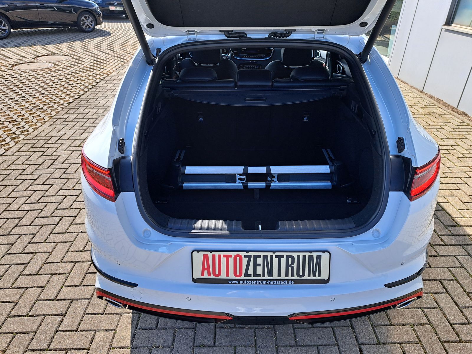 Fahrzeugabbildung Kia ProCeed GT JBL-SOUND PARK-ASSISTENT NAVI LED