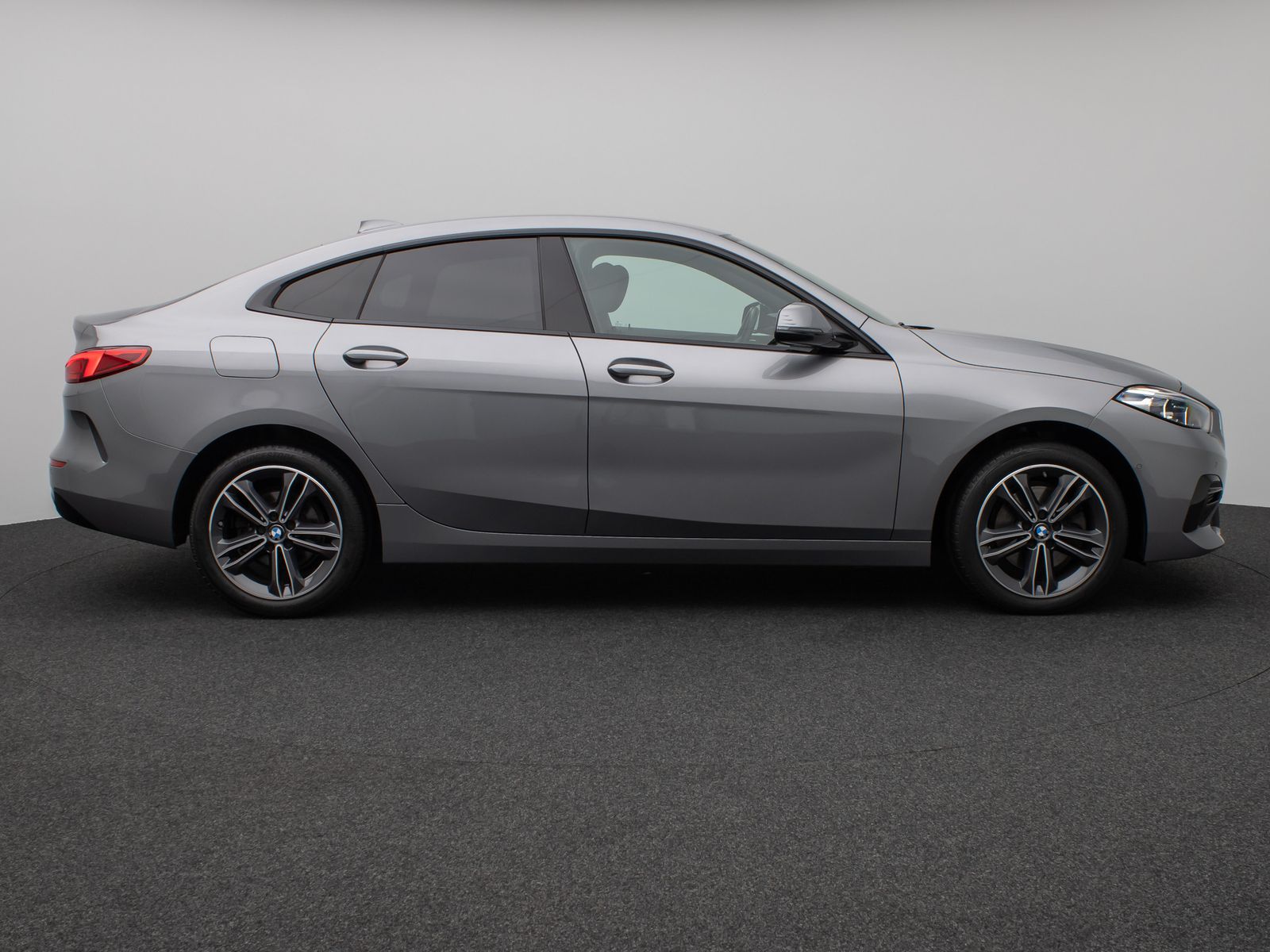 Fahrzeugabbildung BMW 218i Gran Coupé SportLine DAB PDC DrivAssist LED