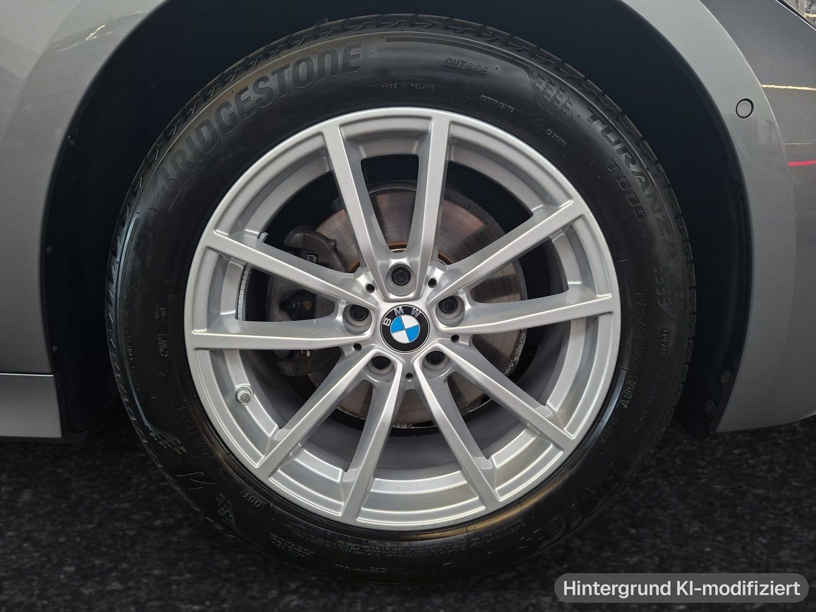 BMW 320i Touring foto 4