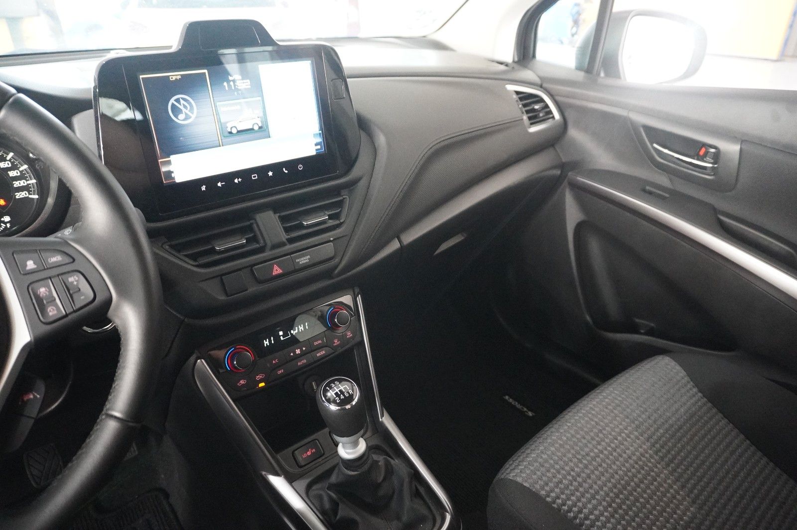 Fahrzeugabbildung Suzuki (SX4) S-Cross 1.4 COMFORT NAVI/LED/KAMERA/SH/DAB