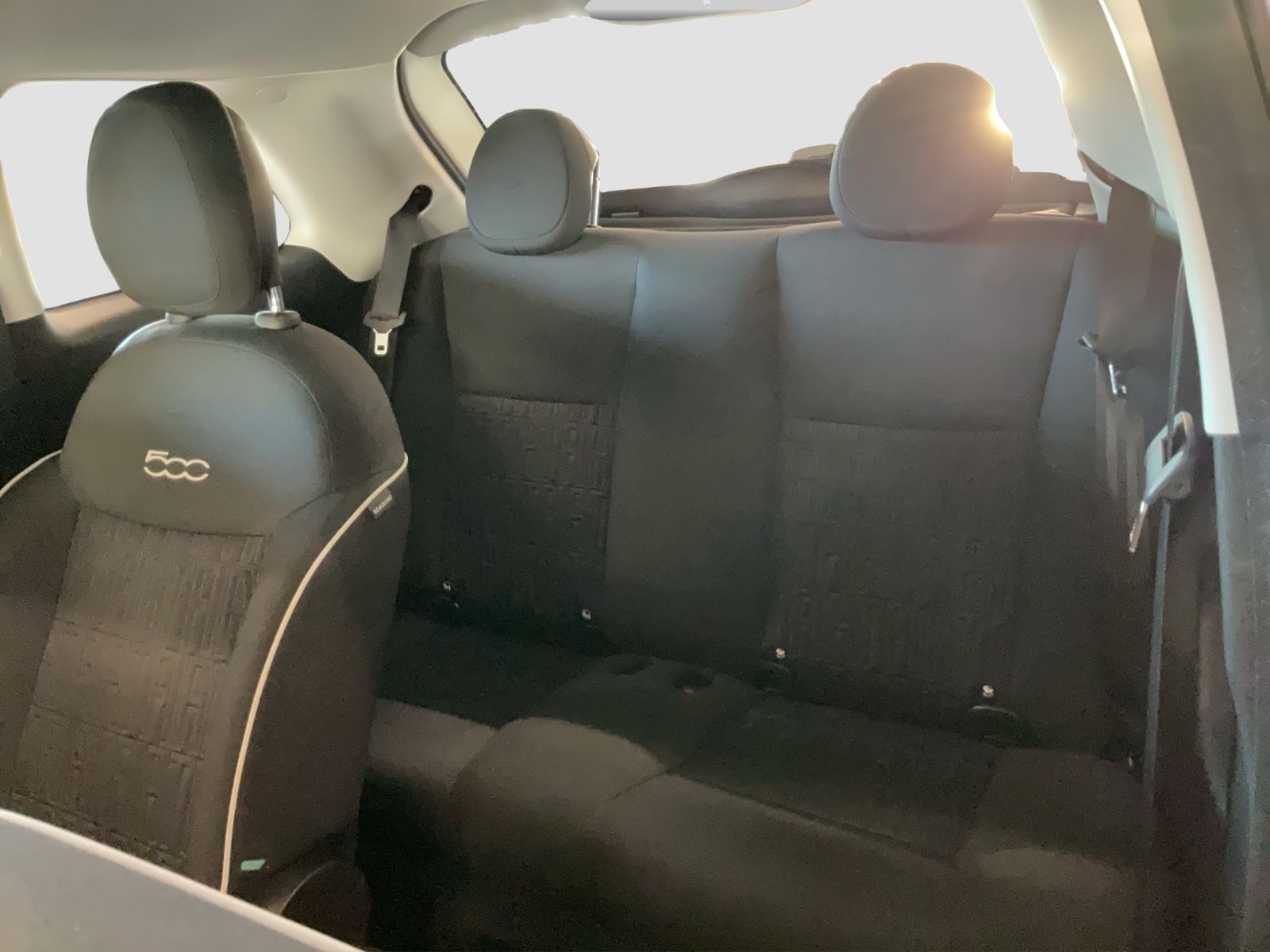 Fahrzeugabbildung Fiat 500e + Radio- & Winterpaket