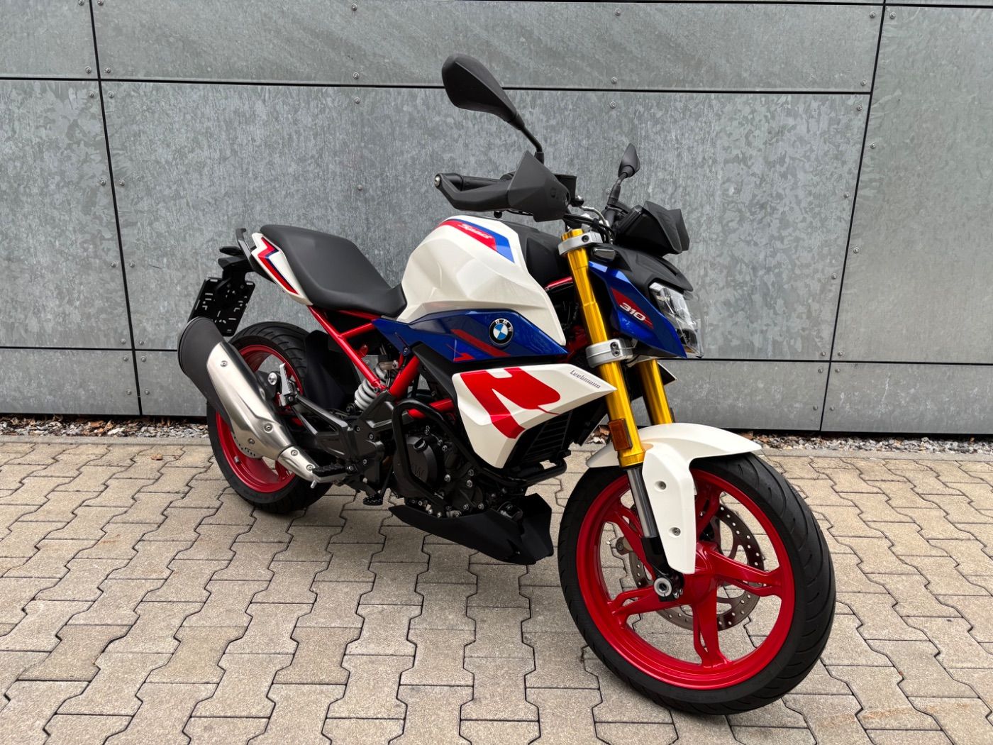 Fahrzeugabbildung BMW G 310 R Style Sport Tieferlegung Griffheizung