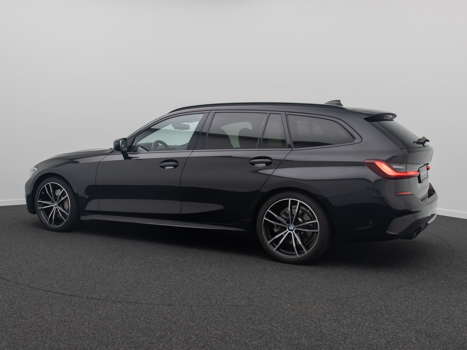 Fahrzeugabbildung BMW 330d M Sport DAB Kamera Leder ACC Alarm Pano 19"