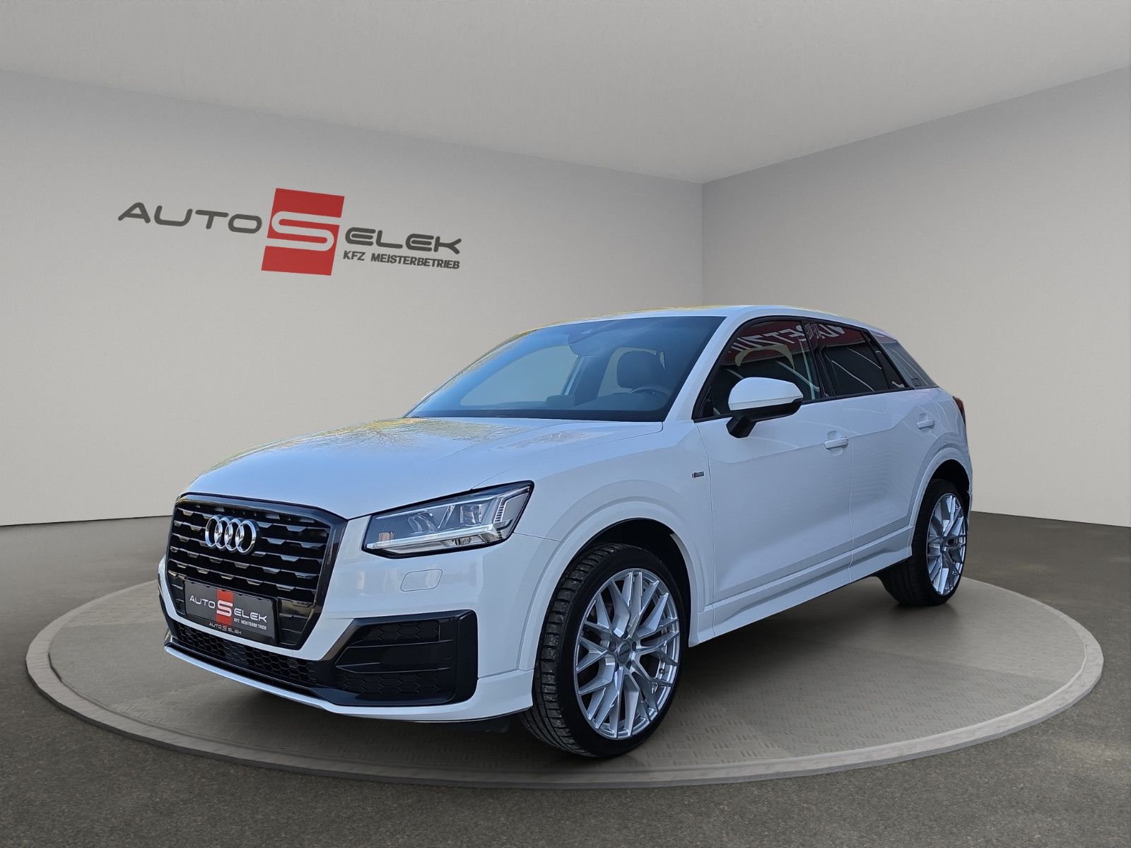 Fahrzeugabbildung Audi Q2 35 TFSI SPORT S-LINE NAVI LED PDC SHZ LEDER
