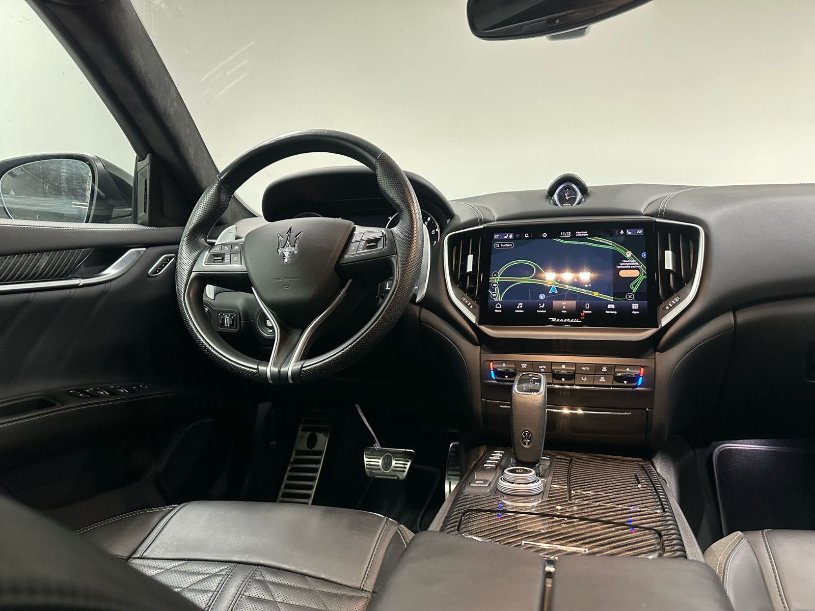 Fahrzeugabbildung Maserati Ghibli TROFEO V8   - SOFT CLOSE*NAVI*TEMPO*DAB*