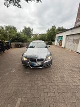 BMW e90 318i - BMW 318: E90