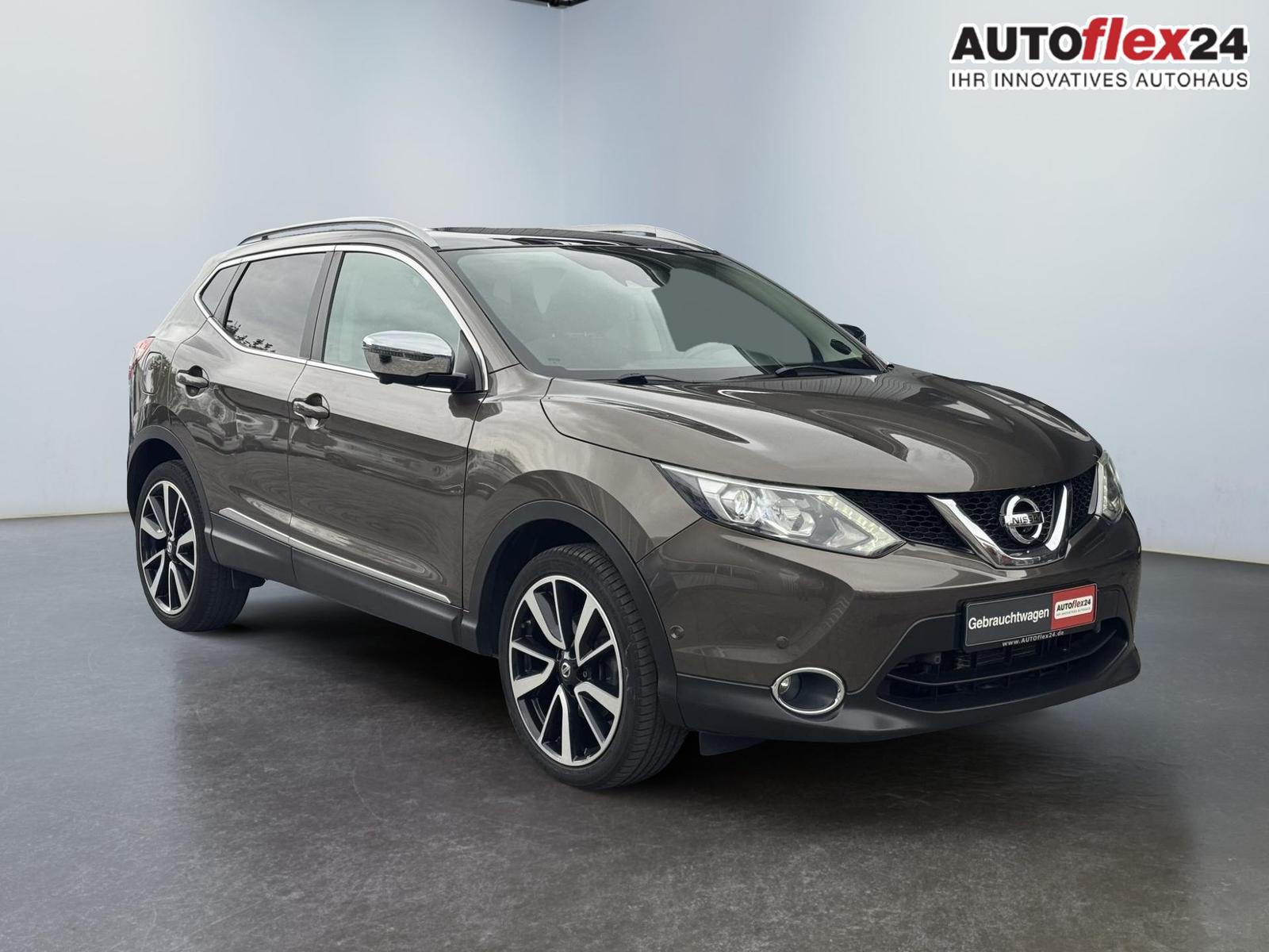 Nissan Qashqai 1.6 dCi CVT Tekna + Bose Panoramadach...