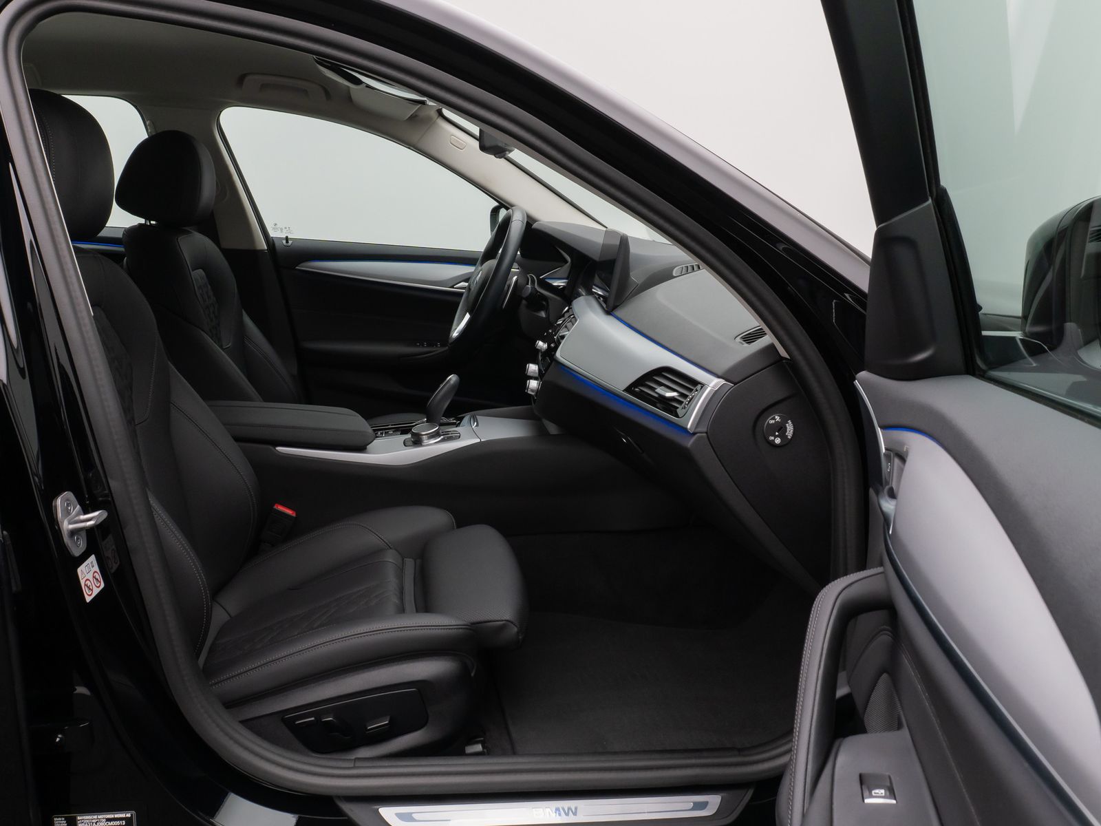 Fahrzeugabbildung BMW 530d xD Kamera HUD 4xKlima Komfort Alarm Sport