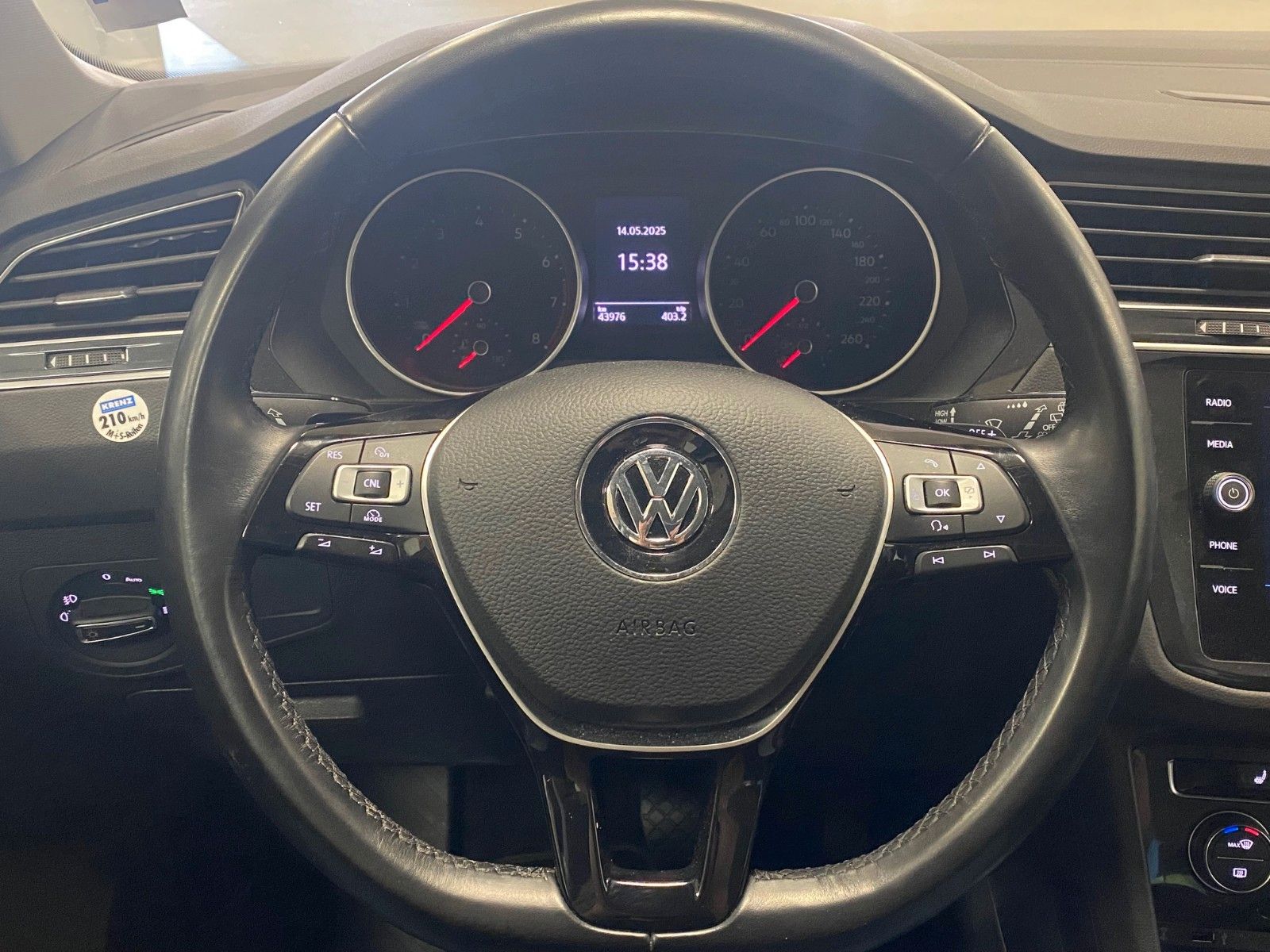 Fahrzeugabbildung Volkswagen Tiguan 1.4 TSI ACT DSG Trendline+NAVI+LED+TEMPOM