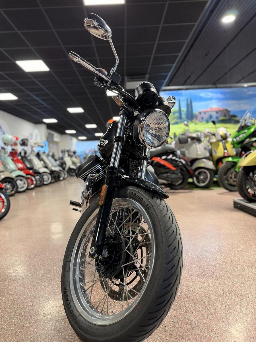 Moto Guzzi V7 IV SPECIAL E5 SILVER STRIPE