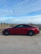 Mercedes-Benz E 220 d Autom.  - rote Mercedes-Benz E-Klasse