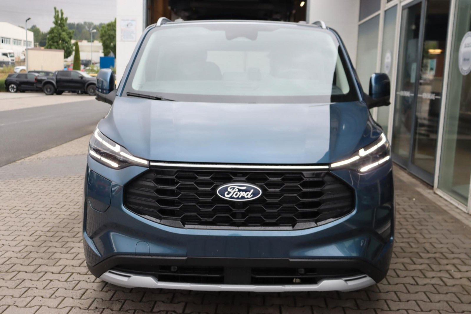 Ford Tourneo Custom Active PHEV 340/L1 3,99 % FIN* imagem 3